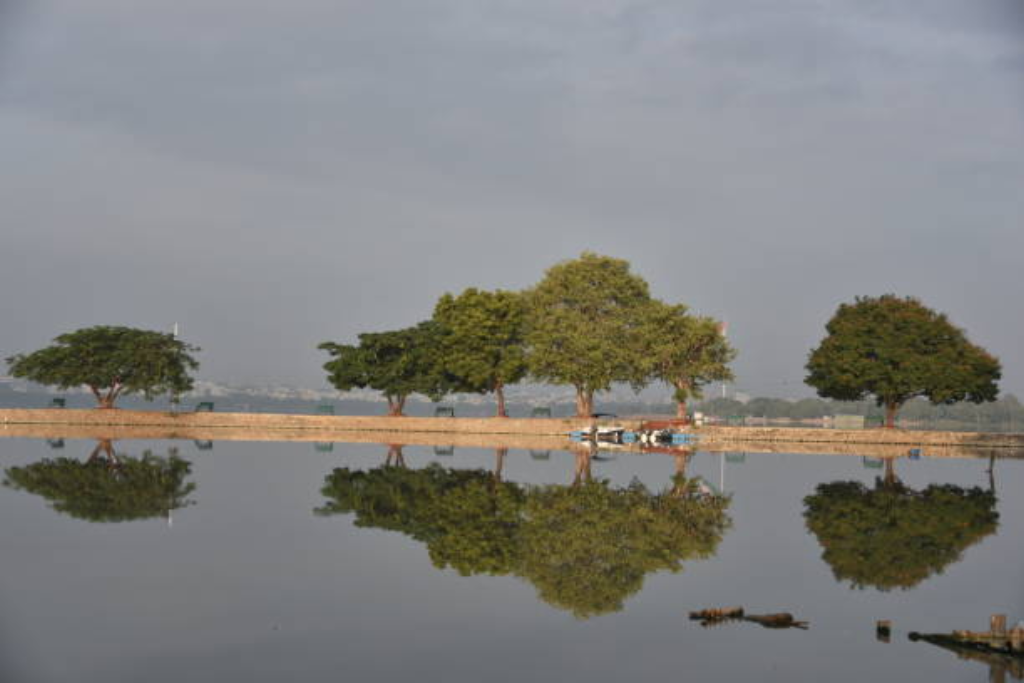 Hussain Sagar Lake, Secunderabad — landmark buyer guide featured image