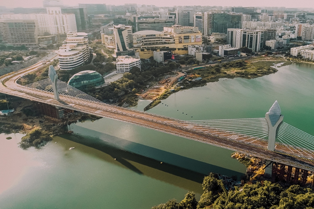 Hyderabad landmark context: Durgam Cheruvu, HITEC City — Moosi Web roundup photography