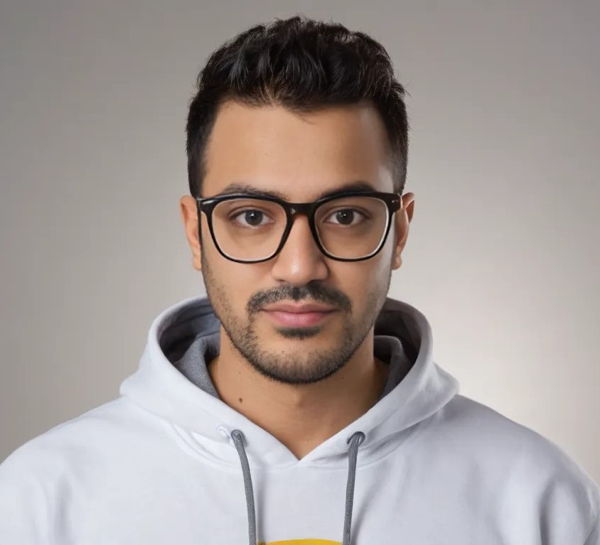 Naffys Mir, founder of Moosi Web — professional headshot